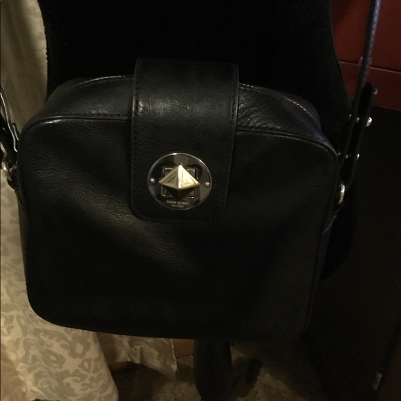 Like New Kate Spade Crossbody. - Picture 2 of 8